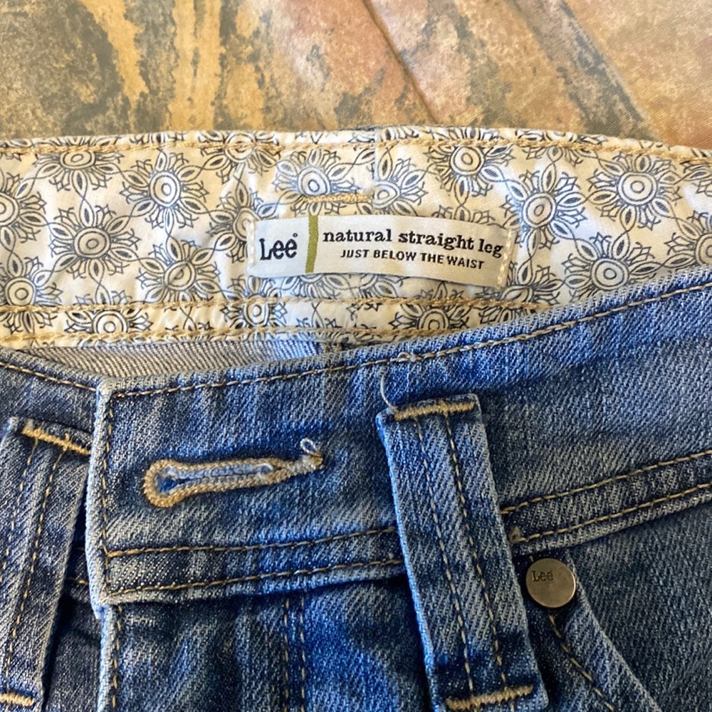 Lee size 8